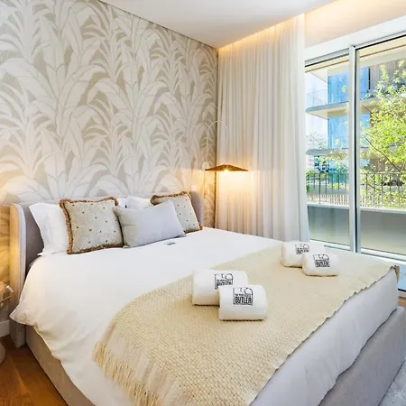 Seaview Bright Apartment - Oceanfront Luxury Quarteira